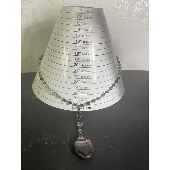 Long Black Beaded Agate Pendant Necklace With Adjustable Length & Chain Closure - Picture 2 of 4